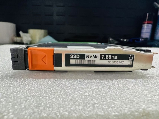La energía de las centrales eléctricas EMC es de 7.68 TB NVME 005-053-707 005053707